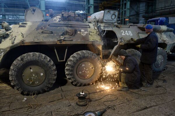 Sửa chữa trang bị quân sự ở Donetsk - Sputnik Việt Nam