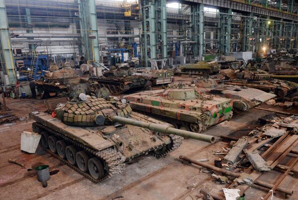 Sửa chữa trang bị quân sự ở Donetsk - Sputnik Việt Nam