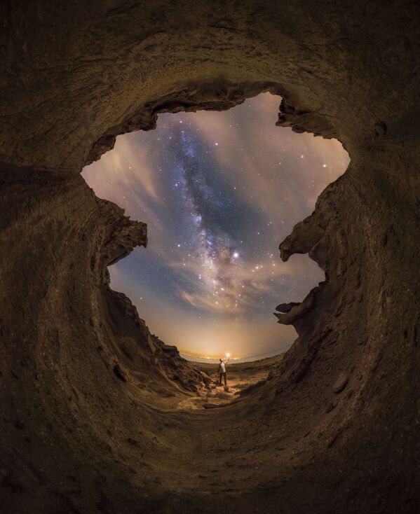 Những đêm đẹp ở Vịnh Ba Tư của nhiếp ảnh gia Iran Mohammad Sadegh Hayati từ hạng mục  Con người & Không gian trong danh sách rút gọn của Insight Investment Astronomy Photographer of the Year 2020 - Sputnik Việt Nam