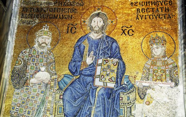 Một mảnh của bức tranh khảm mô tả Chúa Giêsu, Hoàng đế Constantine và Hoàng hậu Zoe ở Hagia Sophia - Sputnik Việt Nam