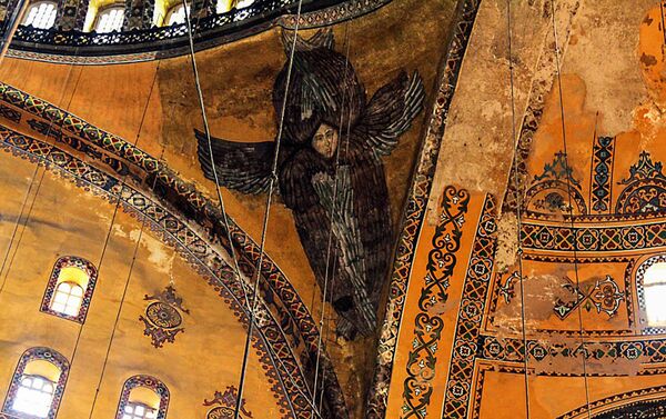 Một chi tiết của phần tường và trần trong Hagia Sophia ở Istanbul, Thổ Nhĩ Kỳ - Sputnik Việt Nam