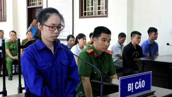 Bị cáo Lại Thị Kiều Trang tại phiên tòa. - Sputnik Việt Nam