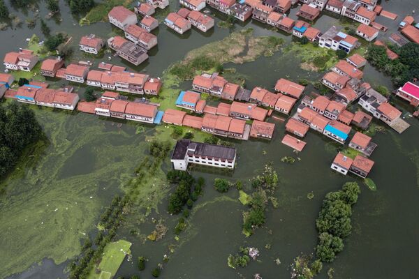 Các ngôi nhà bị ngập lụt do mực nước sông Dương Tử (Trung Quốc) dâng cao - Sputnik Việt Nam