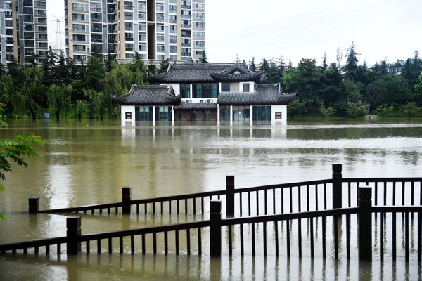 Tòa nhà bị ngập lụt ở Nam Kinh, Trung Quốc - Sputnik Việt Nam