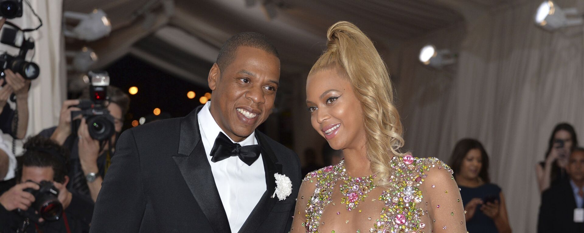 Ca sĩ Beyoncé và chồng Jay Z. - Sputnik Việt Nam, 1920, 20.07.2020