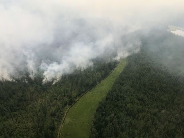 Cảnh nhìn từ trên xuống đám cháy rừng ở Yakutia - Sputnik Việt Nam