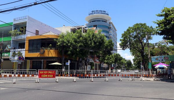 Tuyến đường Quang Trung và Nguyễn Thị Minh Khai bị phong tỏa. - Sputnik Việt Nam