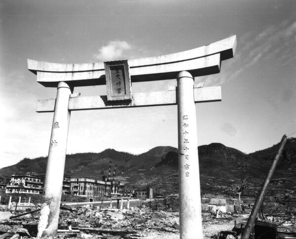 Cổng nghi lễ Torii ở Nagasaki - Sputnik Việt Nam