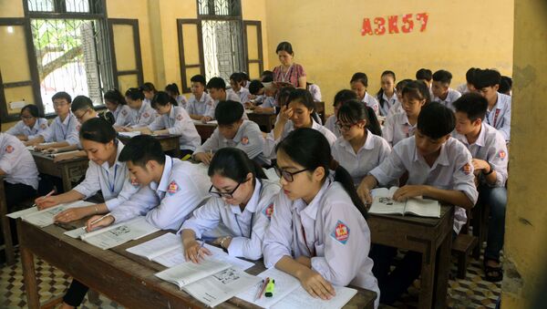 Buổi ôn tập của các học sinh trường THPT A Bình Lục. - Sputnik Việt Nam