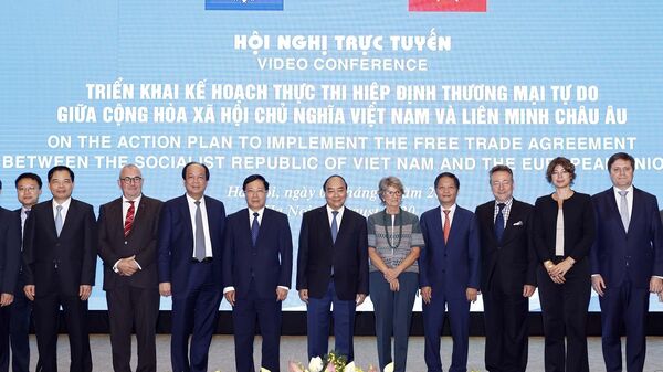 Thủ tướng Nguyễn Xuân Phúc và các đại biểu. - Sputnik Việt Nam