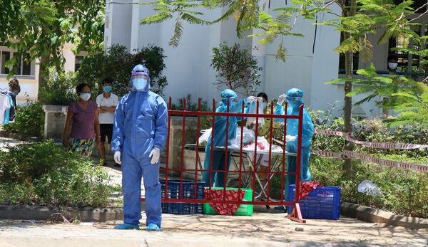Quay cuồng chống coronavirus: Việt Nam đã qua đỉnh dịch Covid-19? Quay cuồng chống coronavirus: Việt Nam đã qua đỉnh dịch Covid-19? - Sputnik Việt Nam
