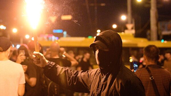 Người tham gia biểu tình trên đường phố ở Minsk - Sputnik Việt Nam