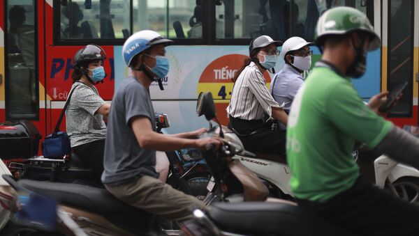 Cư dân đeo khẩu trang ở Hà Nội - Sputnik Việt Nam
