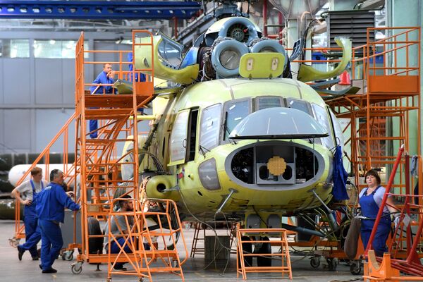 Dây chuyền lắp ráp MI-8 trong phân xưởng mạ điện mới tại Nhà máy Trực thăng Kazan - Sputnik Việt Nam
