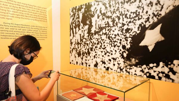 Hơn 150 tài liệu, hiện vật, hình ảnh tiêu biểu được trưng bày thông qua hai chủ đề Sức mạnh dân tộc và Ngày Độc lập 2 - 9. - Sputnik Việt Nam