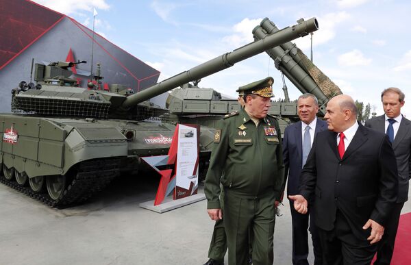 Thủ tướng Nga Mikhail Mishustin thăm gian trưng bày vũ khí, quân trang và thiết bị đặc biệt mới nhất tại Diễn đàn kỹ thuật - quân sự quốc tế Army-2020 ở công viên Patriot - Sputnik Việt Nam