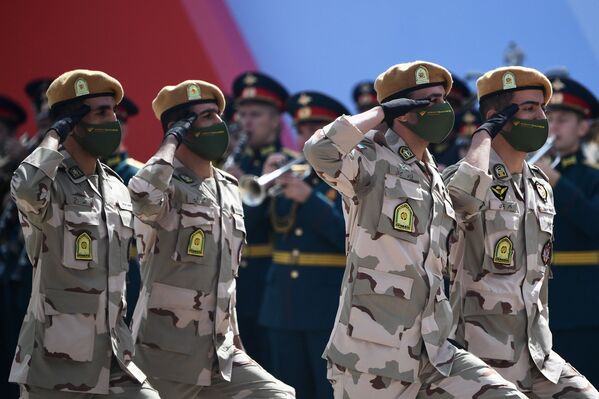 Các quân nhân Lực lượng vũ trang Iran khai mạc Diễn đàn Kỹ thuật-Quân sự Quốc tế Army 2020 tại công viên Quân sự - Yêu nước Patriot - Sputnik Việt Nam