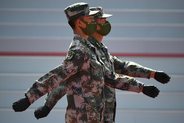 Các quân nhân Trung Quốc tại lễ khai mạc Diễn đàn Quân sự và Kỹ thuật Quốc tế Army 2020 ở công viên Quân sự - Yêu nước Patriot - Sputnik Việt Nam