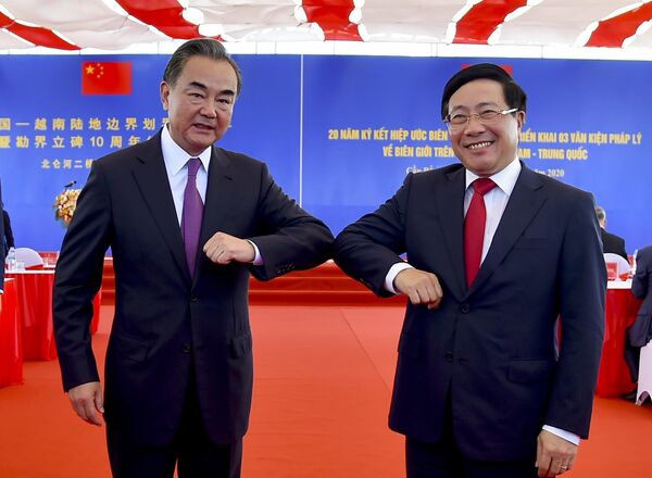 Tình láng giềng thân thiện «mục lân hữu hảo» liệu có chuyển từ đất liền ra biển? Tình láng giềng thân thiện «mục lân hữu hảo» liệu có chuyển từ đất liền ra biển? - Sputnik Việt Nam