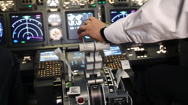 Thiết bị tập luyện hàng không Boeing 737-800 Full Flight Simulator. - Sputnik Việt Nam