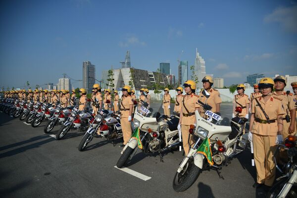 Ra mắt đội hình nữ CSGT dẫn đoàn của Công an Thành phố Hồ Chí Minh. - Sputnik Việt Nam