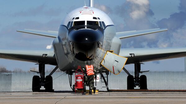 Máy bay trinh sát điện tử của Không quân Mỹ RC-135V / W Rivet Joint - Sputnik Việt Nam