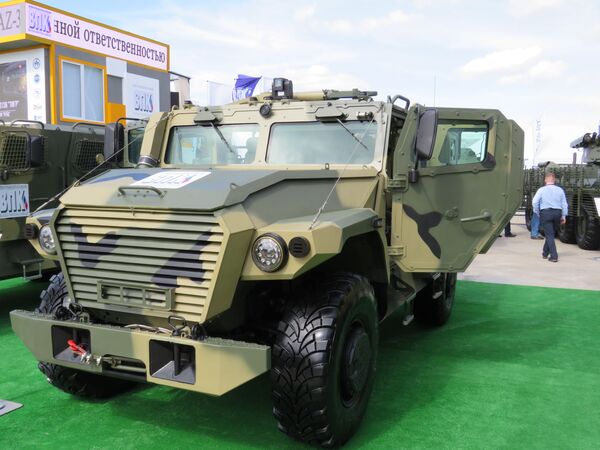 ARMY-2020: «Mũi tên», «Hổ-Đột kích», «Lực sĩ» - những cỗ xe bọc thép oai hùng tiện lợi của Nga ARMY-2020: «Mũi tên», «Hổ-Đột kích», «Lực sĩ» - những cỗ xe bọc thép oai hùng tiện lợi của Nga - Sputnik Việt Nam