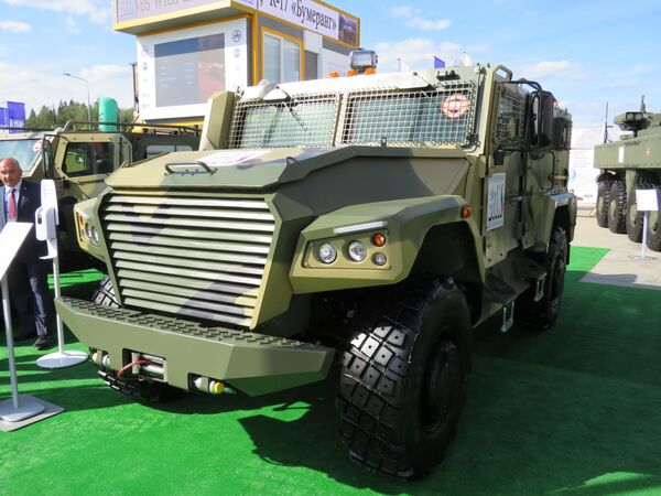 ARMY-2020: «Mũi tên», «Hổ-Đột kích», «Lực sĩ» - những cỗ xe bọc thép oai hùng tiện lợi của Nga ARMY-2020: «Mũi tên», «Hổ-Đột kích», «Lực sĩ» - những cỗ xe bọc thép oai hùng tiện lợi của Nga - Sputnik Việt Nam