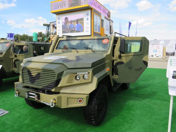 ARMY-2020: «Mũi tên», «Hổ-Đột kích», «Lực sĩ» - những cỗ xe bọc thép oai hùng tiện lợi của Nga ARMY-2020: «Mũi tên», «Hổ-Đột kích», «Lực sĩ» - những cỗ xe bọc thép oai hùng tiện lợi của Nga - Sputnik Việt Nam