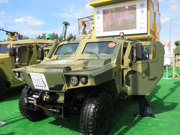 ARMY-2020: «Mũi tên», «Hổ-Đột kích», «Lực sĩ» - những cỗ xe bọc thép oai hùng tiện lợi của Nga ARMY-2020: «Mũi tên», «Hổ-Đột kích», «Lực sĩ» - những cỗ xe bọc thép oai hùng tiện lợi của Nga - Sputnik Việt Nam