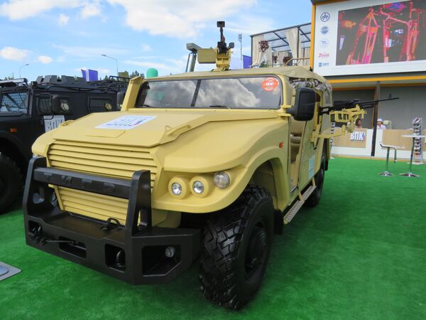 ARMY-2020: «Mũi tên», «Hổ-Đột kích», «Lực sĩ» - những cỗ xe bọc thép oai hùng tiện lợi của Nga ARMY-2020: «Mũi tên», «Hổ-Đột kích», «Lực sĩ» - những cỗ xe bọc thép oai hùng tiện lợi của Nga - Sputnik Việt Nam