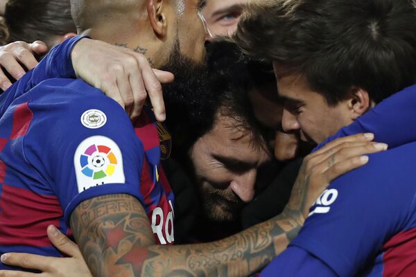 Cầu thủ Lionel Messi của FC Barcelona ăn mừng bàn thắng tại La Liga - Sputnik Việt Nam