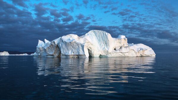 Айсберг в акватории острова Гренландия - Sputnik Việt Nam