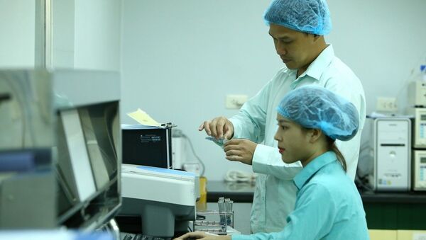 Nghiên cứu định lượng protein trong vắc xin tại phòng thí nghiệm của Công ty TNHH MTV Vắc xin và sinh phẩm số 1 (Vabiotech) - Sputnik Việt Nam