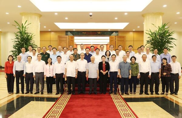 Người Cộng sản không sợ khuyết điểm, “xử vài người để cứu muôn người” Người Cộng sản không sợ khuyết điểm, “xử vài người để cứu muôn người” - Sputnik Việt Nam