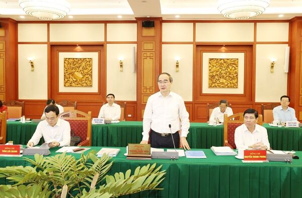 Người Cộng sản không sợ khuyết điểm, “xử vài người để cứu muôn người” Người Cộng sản không sợ khuyết điểm, “xử vài người để cứu muôn người” - Sputnik Việt Nam