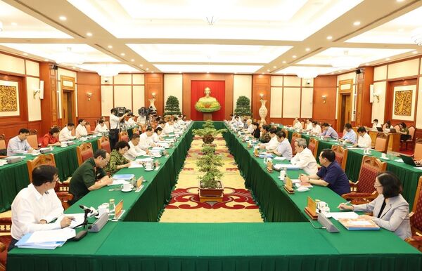 Người Cộng sản không sợ khuyết điểm, “xử vài người để cứu muôn người” Người Cộng sản không sợ khuyết điểm, “xử vài người để cứu muôn người” - Sputnik Việt Nam