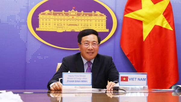  Phó Thủ tướng, Bộ trưởng Bộ Ngoại giao Phạm Bình Minh dự Hội nghị trực tuyến đặc biệt các Bộ trưởng Ngoại giao G20 tại điểm cầu Hà Nội - Sputnik Việt Nam