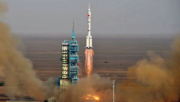 Vụ phóng tàu vũ trụ Thần Châu-9 với sự hỗ trợ của phương tiện phóng Changzheng 2F, Trung Quốc. - Sputnik Việt Nam