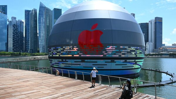 Hàng mang thương hiệu Apple Marina Bay Sands ở Singapore. - Sputnik Việt Nam