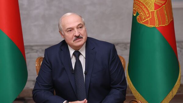 Tổng thống Belarus Alexander Lukashenko trả lời phỏng vấn các nhà báo Nga - Sputnik Việt Nam