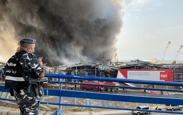 Cháy nghiêm trọng ở cảng Beirut - Sputnik Việt Nam