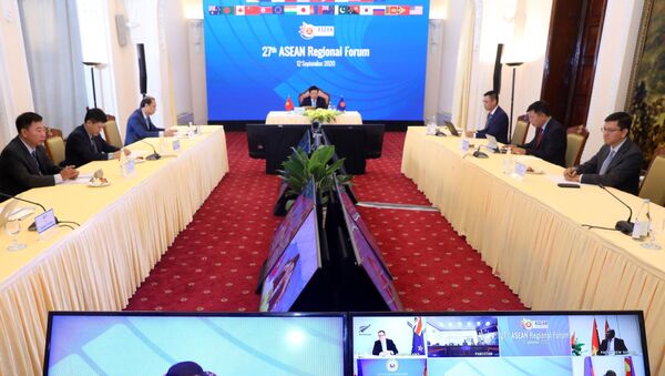 Phó Thủ tướng, Bộ trưởng Ngoại giao Phạm Bình Minh phát biểu tại Diễn đàn Khu vực ASEAN lần thứ 27 - Sputnik Việt Nam