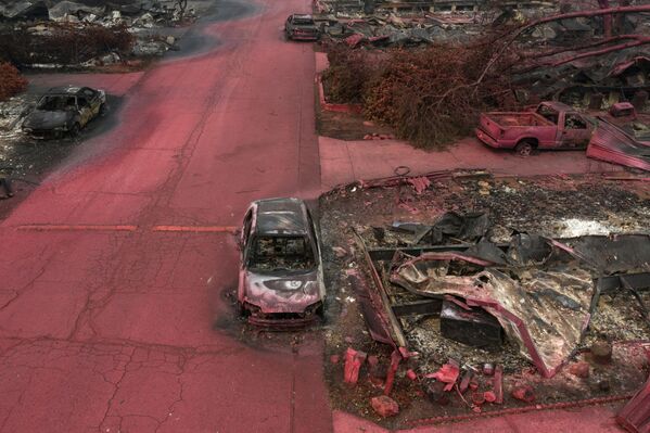 Các tòa nhà và xe cộ bốc cháy được phủ bằng vật liệu chống cháy ở Oregon - Sputnik Việt Nam