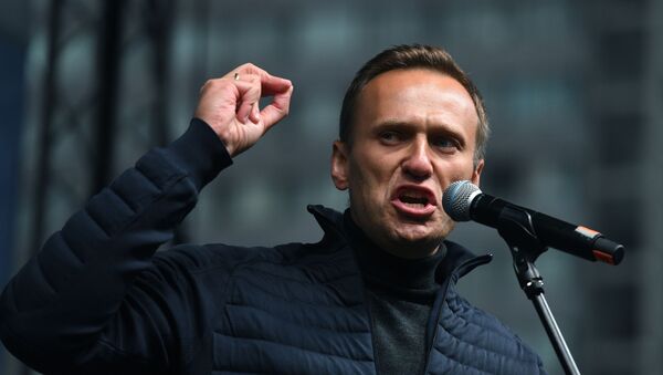 Alexey Navalny phát biểu tại một cuộc mít tinh được cho phép - Sputnik Việt Nam