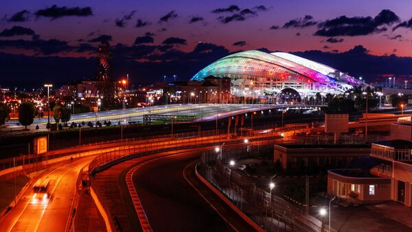 Đường đua Công thức 1 và sân vận động Fisht trong Công viên Olympic ở Sochi. - Sputnik Việt Nam