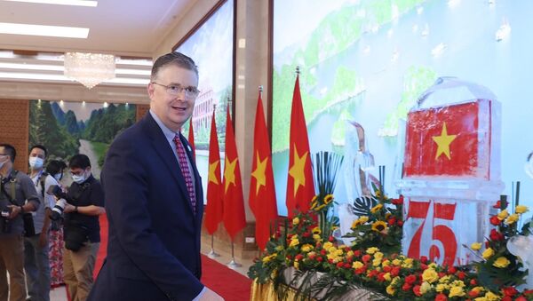 Đại sứ Hoa Kỳ tại Việt Nam Daniel Kritenbrink dự tiệc chiêu đãi kỷ niệm 75 năm Quốc khánh nước CHXHCN Việt Nam (2/9/1945-2/9/2020). - Sputnik Việt Nam