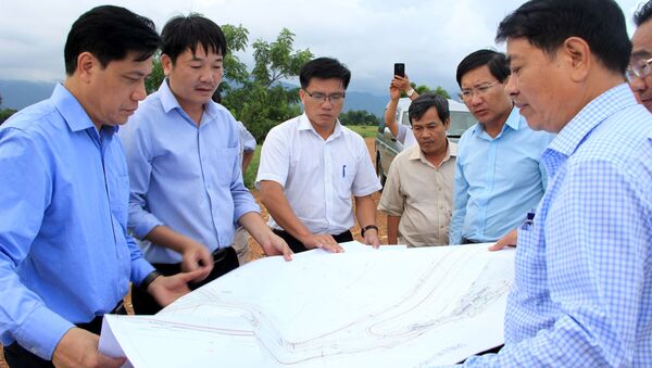 Đoàn công tác kiểm tra thực thực tế tại Dự án đường cao tốc Bắc - Nam qua địa bàn Bình Thuận. - Sputnik Việt Nam