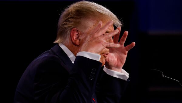 Tổng thống Mỹ Donald Trump trong cuộc tranh luận đầu tiên với ứng cử viên tổng thống Mỹ Joe Biden - Sputnik Việt Nam