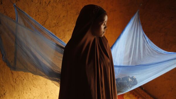 Cô bé 12 tuổi đến từ Niger, kết hôn sớm. - Sputnik Việt Nam